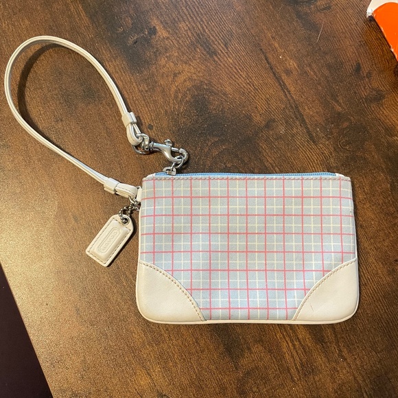 Coach Handbags - Coach Wristlet